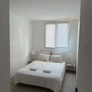  Séjour chez l'habitant Location De Privee Dans Securisee Privee,parking Gratuit , 1 Minute Du Tramway, A 9 Minute Du Centre Ville, Accessible A Plusieurs Transports